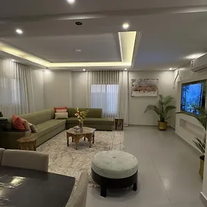 شقة العز, جدة